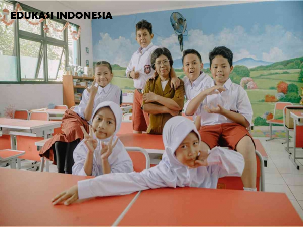 peran sekolah